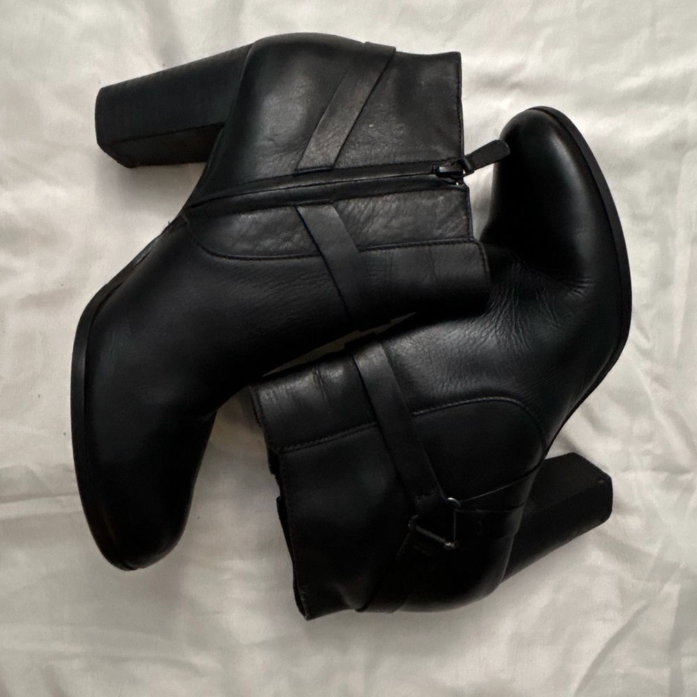 COLE HAAN SHOES